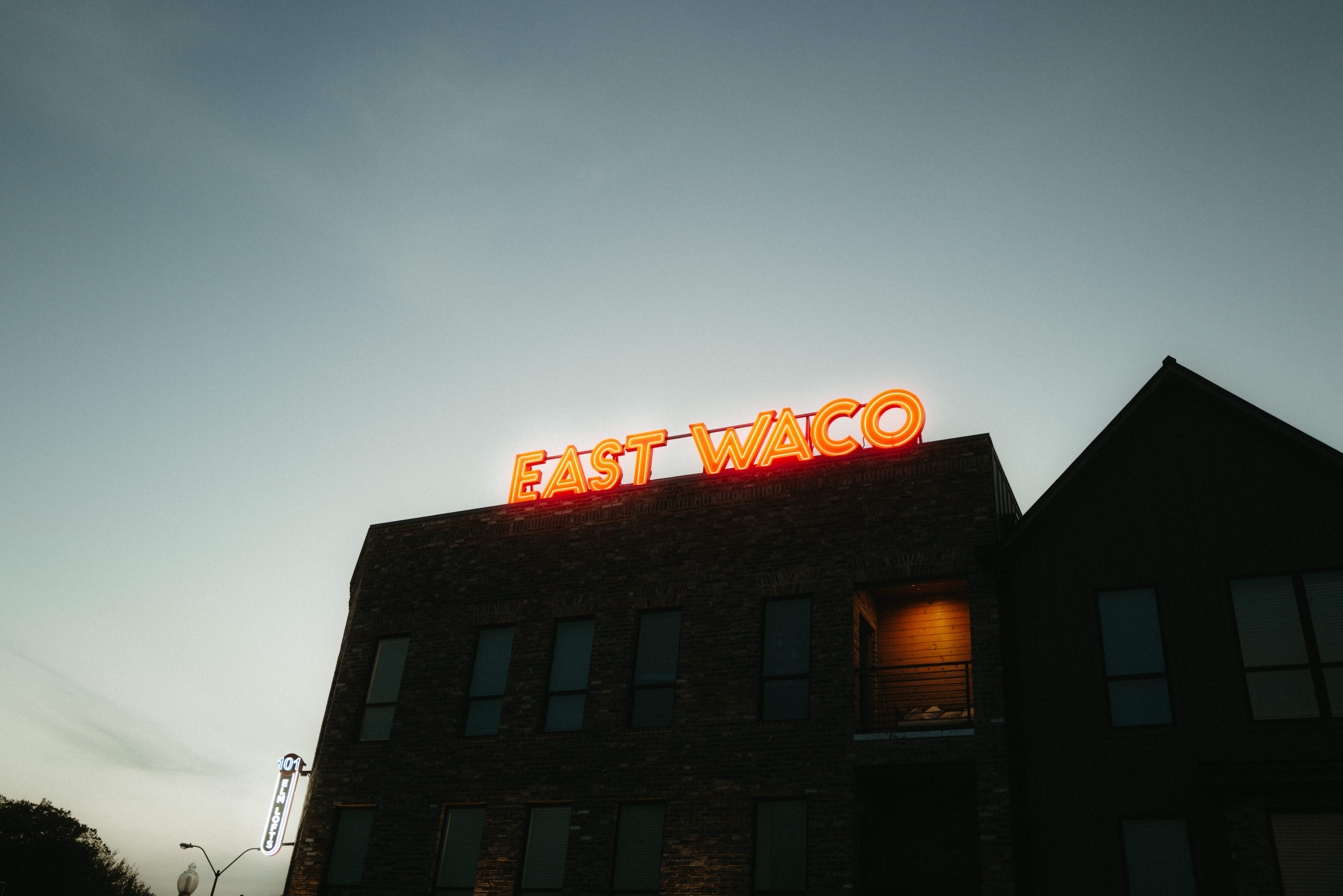 east-waco-neon-sign-blue-sky